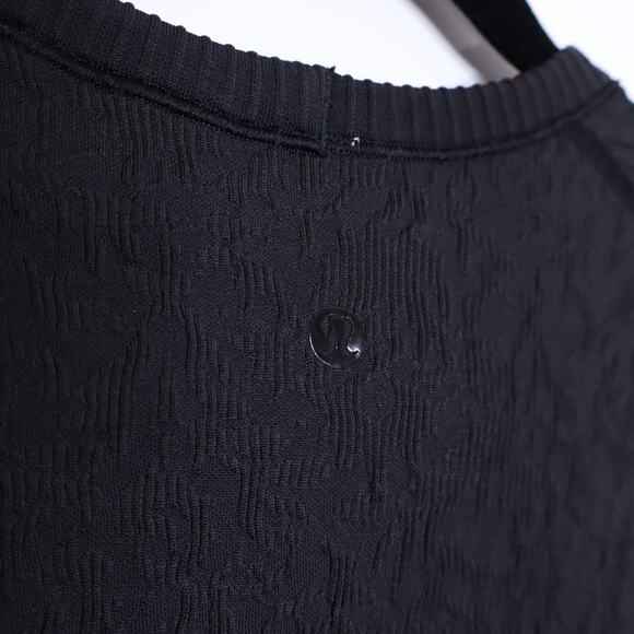 LULULEMON Rest less Pullover Black Textured Long Sleeve Running Active Women's 8 - Picture 8 of 14